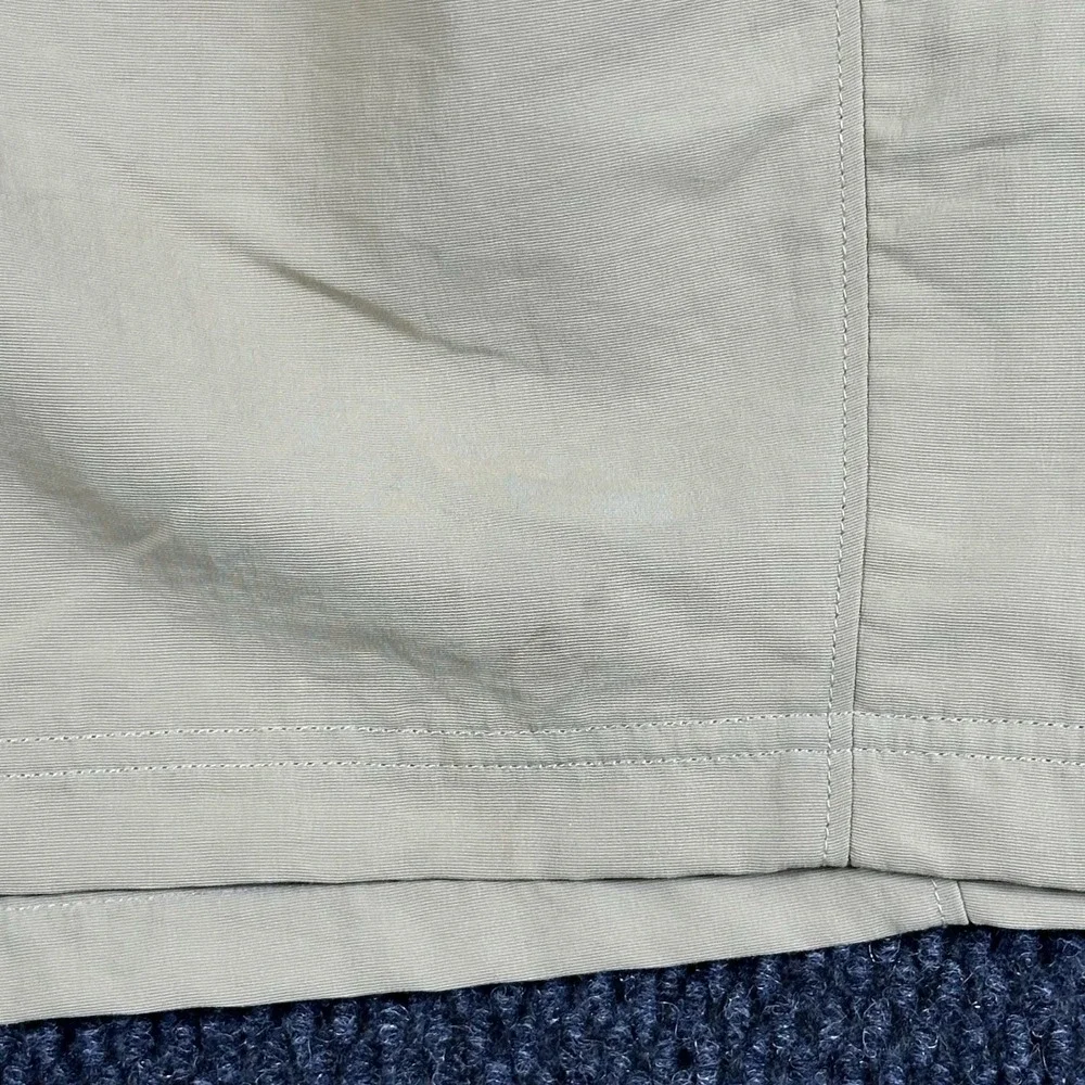 The North Face Shorts Men's 2XL Tan Mesh Lined Swim Hiking Hybrid Outdoors